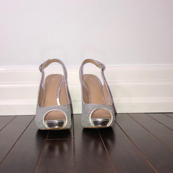 Aldo Silver Shinny Heels - Picture 2 of 5